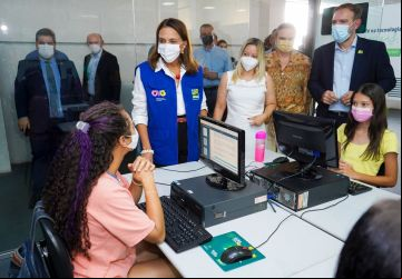Primeira-dama Gracinha Caiado inaugura primeiro Centro de Recondicionamento de Computadores e Capacitação (CRC) do Estado, que oferece formação profissional tecnológica para jovens