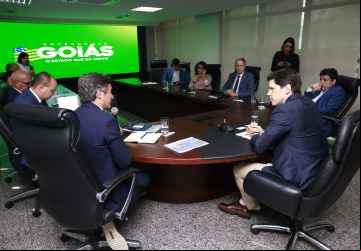 Vice-governador Daniel Vilela discute, com representantes de mineradora peruana, termos para instalação da multinacional em Nova Roma