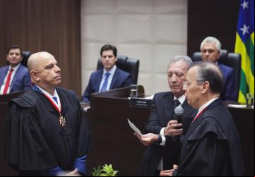 Caiado prestigia posse de novos dirigentes do Tribunal de Justiça de Goiás e destaca convivência harmoniosa
