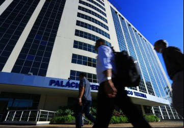 Governo de Goiás deve destinar cerca de R$ 750 milhões para pagamento de precatórios em 2025, beneficiando credores do Estado